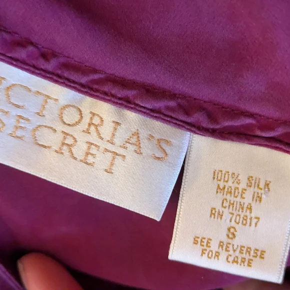 Vintage Victoria's Secret Gold Label burgundy 100% silk racer back back chemise - Picture 5 of 6